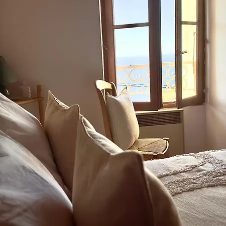 Location De Vacances, 3 Chambres, *